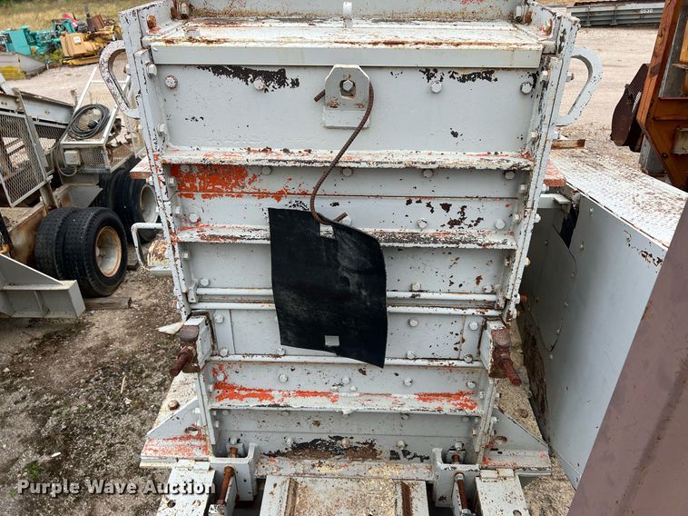 image for item OC9555 1975 Universal 4555 Impact Master crusher