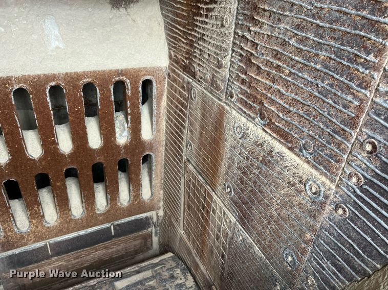 image for item OC9555 1975 Universal 4555 Impact Master crusher