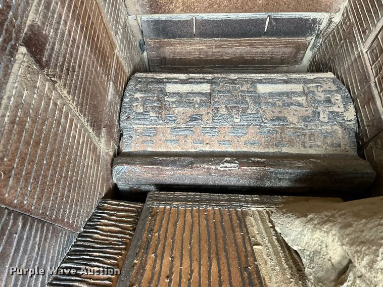 image for item OC9555 1975 Universal 4555 Impact Master crusher