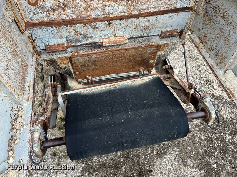 image for item OC9555 1975 Universal 4555 Impact Master crusher