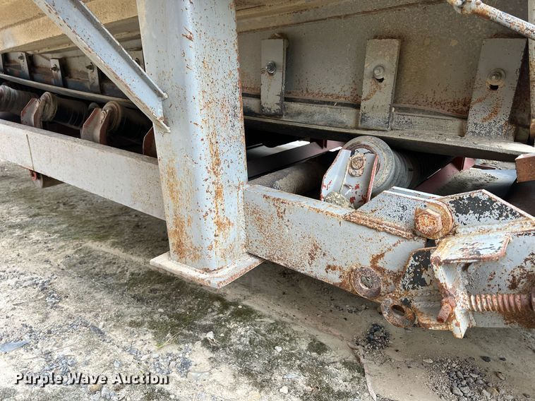 image for item OC9555 1975 Universal 4555 Impact Master crusher