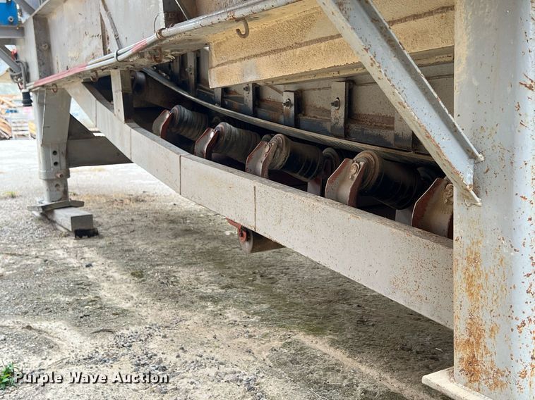 image for item OC9555 1975 Universal 4555 Impact Master crusher