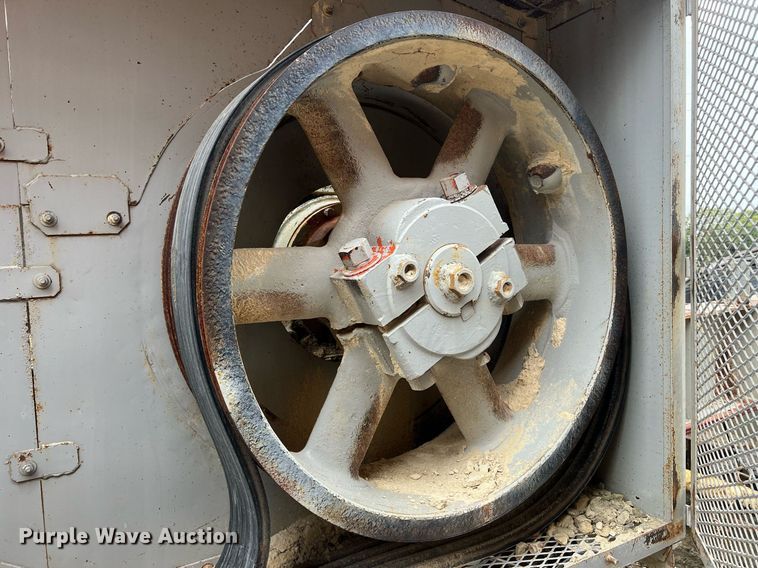 image for item OC9555 1975 Universal 4555 Impact Master crusher