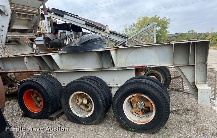 image for item OC9555 1975 Universal 4555 Impact Master crusher