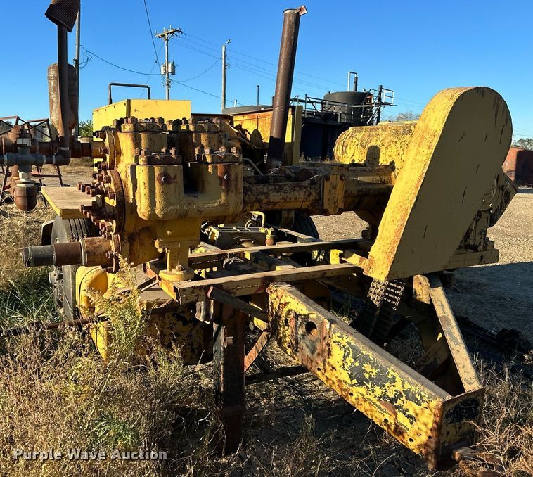 image for item OF9093 Caterpillar  oilfield pump