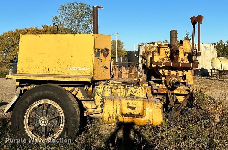 image for item OF9093 Caterpillar  oilfield pump