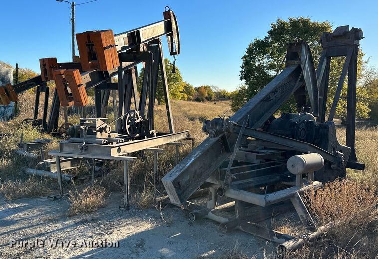 image for item OF9095 (5) Oilfield pump jacks