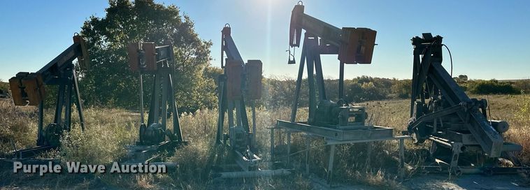 image for item OF9095 (5) Oilfield pump jacks