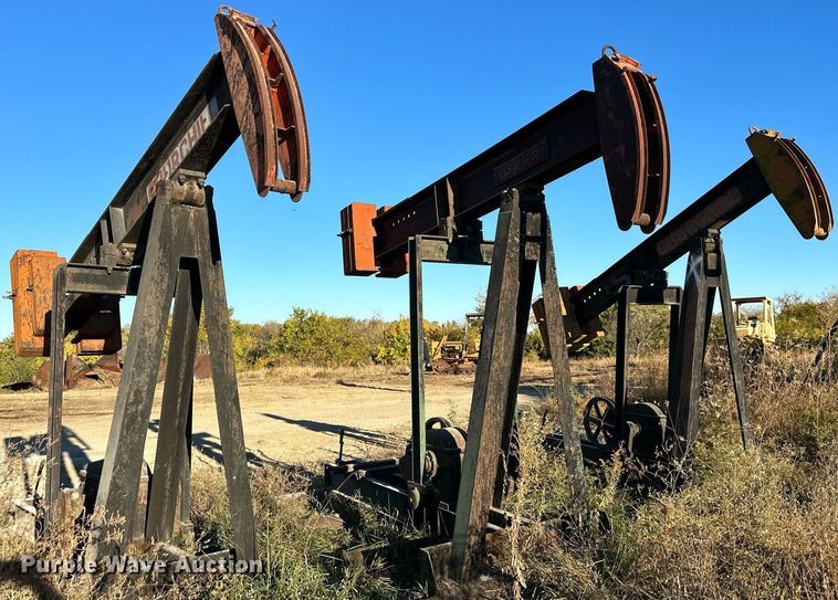 image for item OF9095 (5) Oilfield pump jacks
