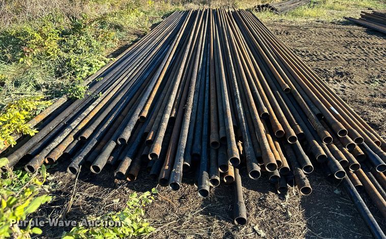 image for item OF9100 Approximately 100 oilfield pipe