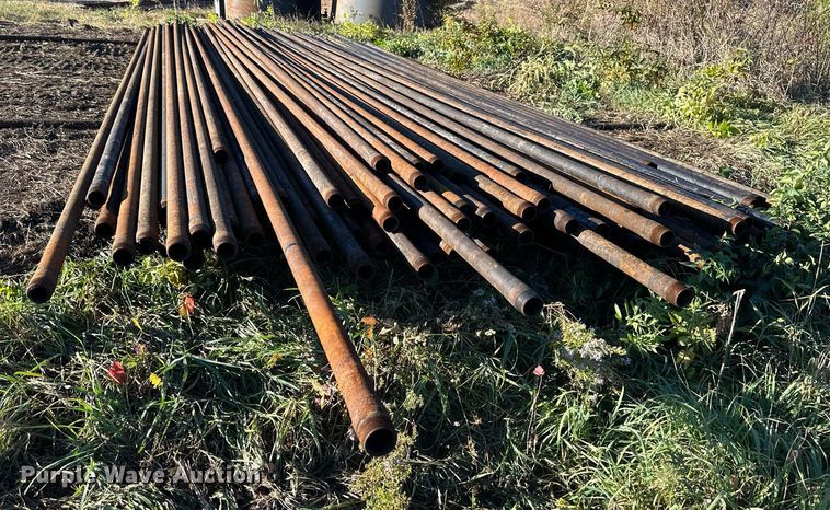 image for item OF9100 Approximately 100 oilfield pipe