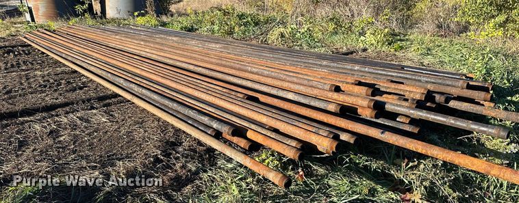 image for item OF9100 Approximately 100 oilfield pipe