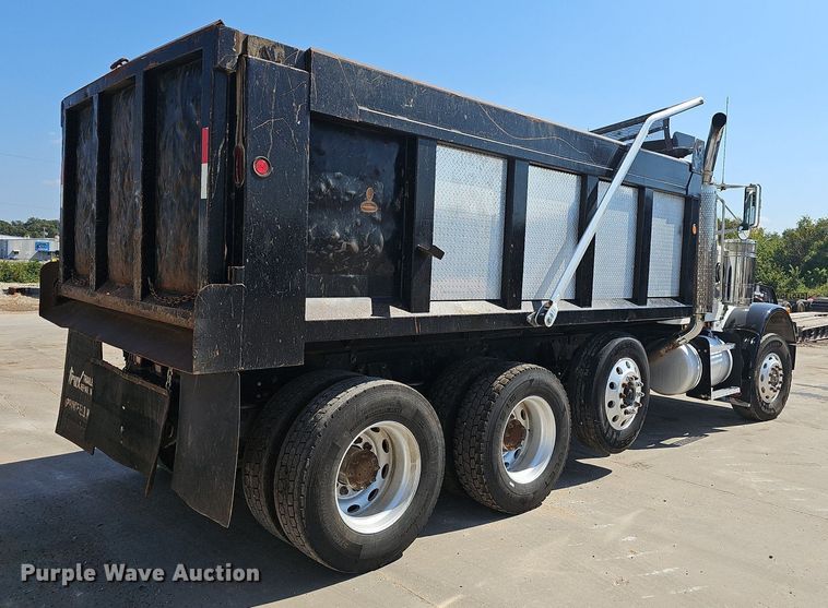 image for item OG9475 1996 Peterbilt 378  dump truck