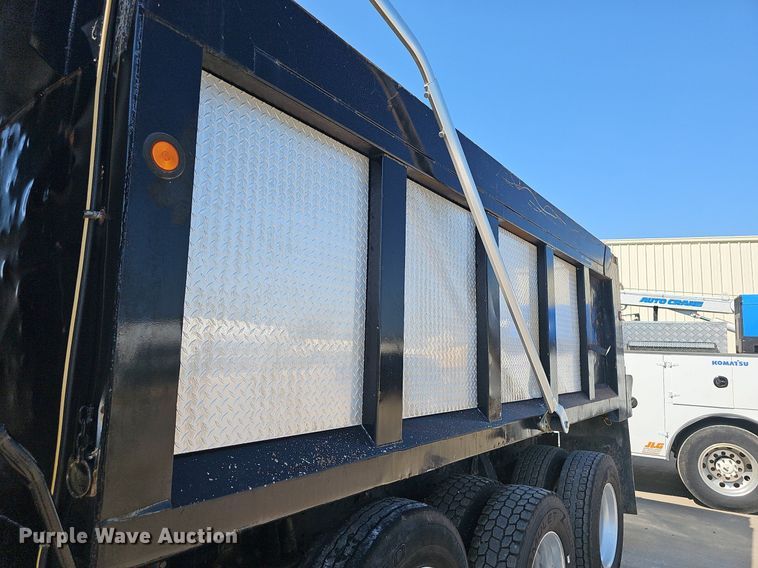 image for item OG9475 1996 Peterbilt 378  dump truck