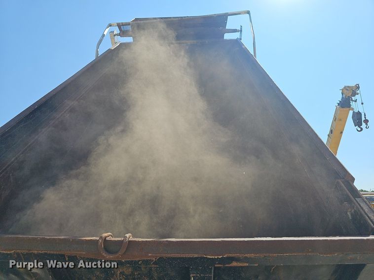 image for item OG9475 1996 Peterbilt 378  dump truck