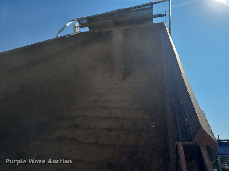 image for item OG9475 1996 Peterbilt 378  dump truck