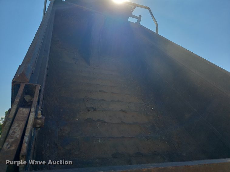 image for item OG9475 1996 Peterbilt 378  dump truck