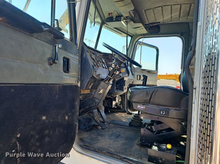 image for item OG9475 1996 Peterbilt 378  dump truck