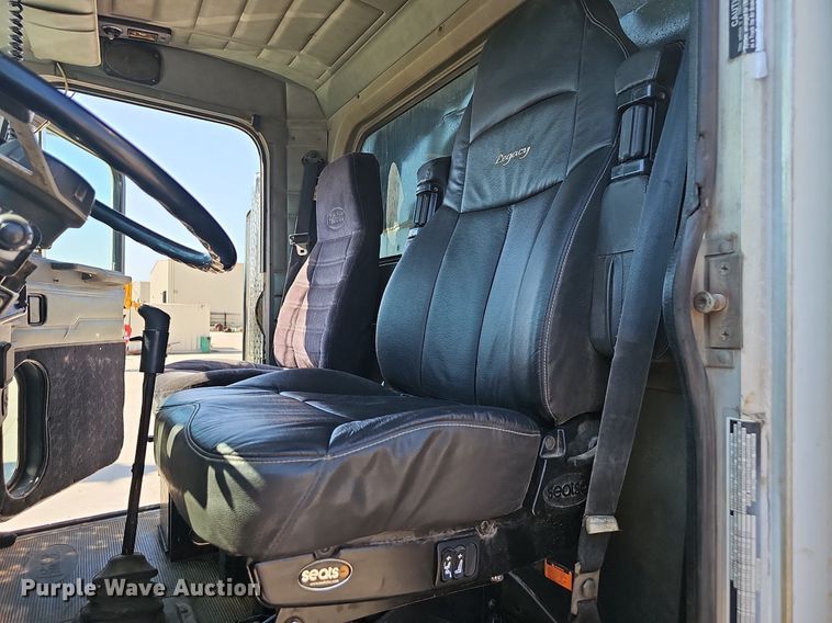 image for item OG9475 1996 Peterbilt 378  dump truck