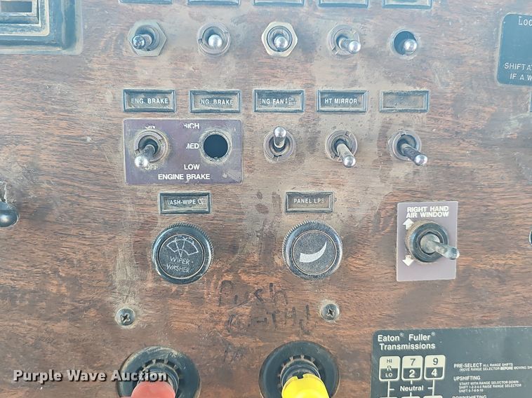 image for item OG9475 1996 Peterbilt 378  dump truck