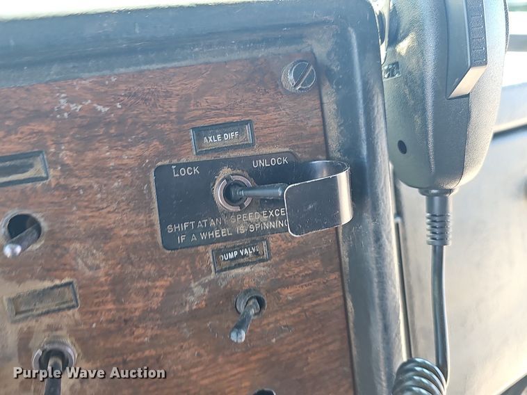 image for item OG9475 1996 Peterbilt 378  dump truck