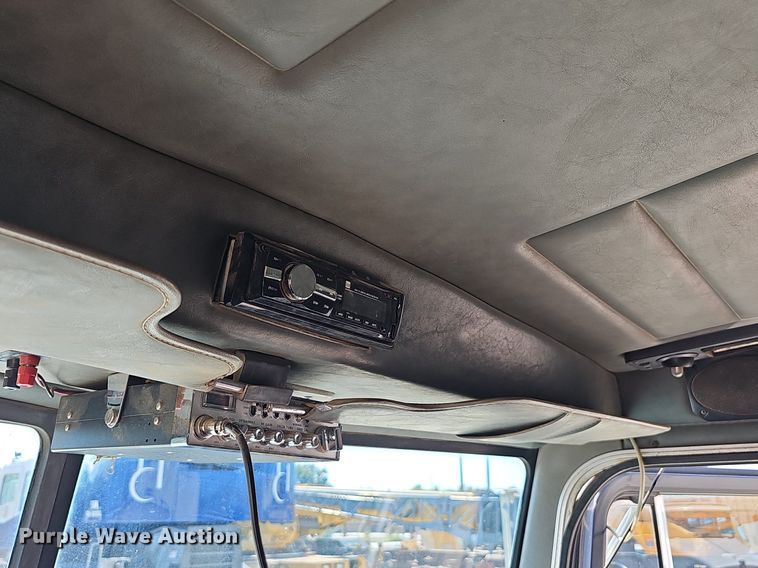 image for item OG9475 1996 Peterbilt 378  dump truck