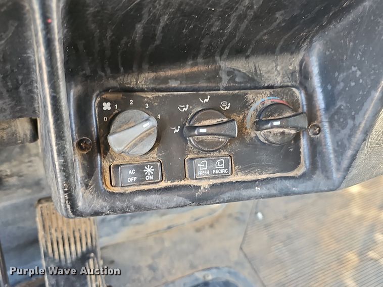 image for item OG9475 1996 Peterbilt 378  dump truck