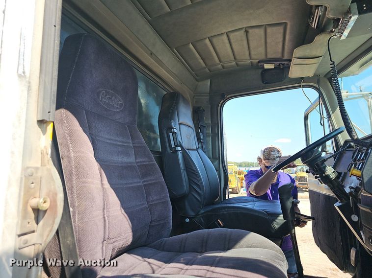 image for item OG9475 1996 Peterbilt 378  dump truck