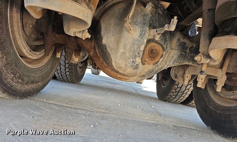 image for item OG9475 1996 Peterbilt 378  dump truck