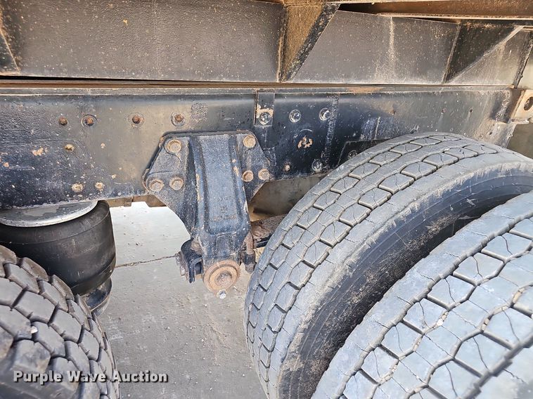 image for item OG9475 1996 Peterbilt 378  dump truck