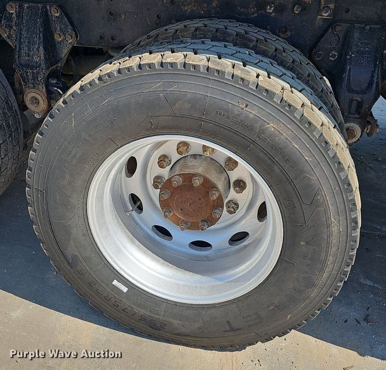 image for item OG9475 1996 Peterbilt 378  dump truck