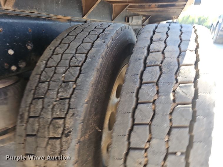 image for item OG9475 1996 Peterbilt 378  dump truck