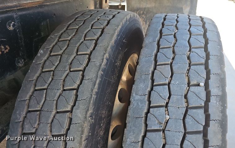 image for item OG9475 1996 Peterbilt 378  dump truck