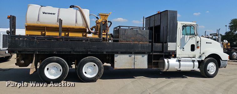 image for item OG9476 1992 International 9400  fluid mix truck