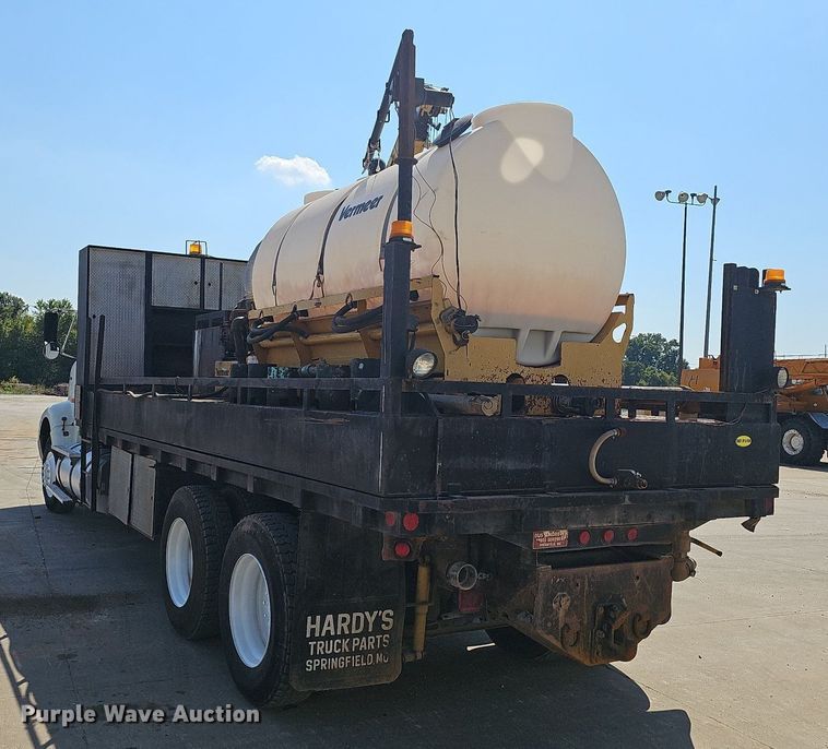 image for item OG9476 1992 International 9400  fluid mix truck