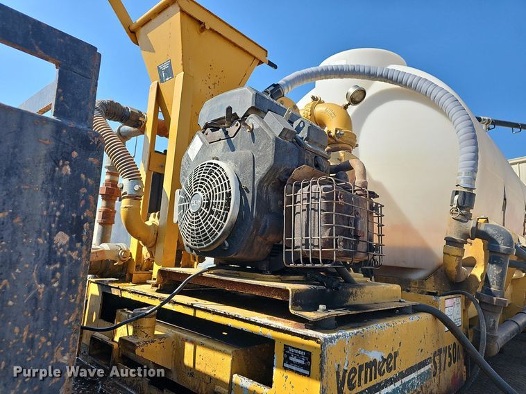 image for item OG9476 1992 International 9400  fluid mix truck