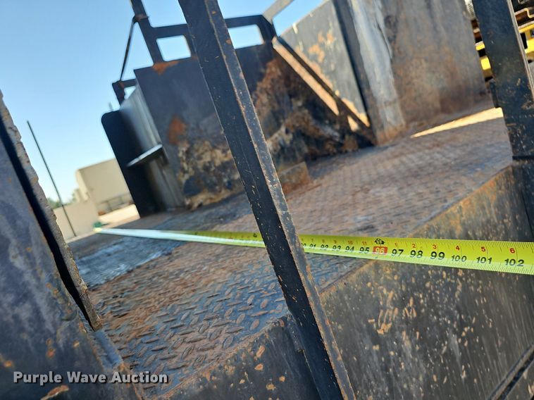 image for item OG9476 1992 International 9400  fluid mix truck