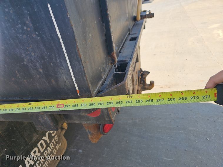 image for item OG9476 1992 International 9400  fluid mix truck