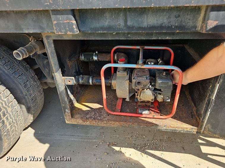 image for item OG9476 1992 International 9400  fluid mix truck