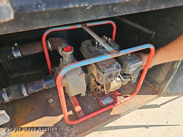 image for item OG9476 1992 International 9400  fluid mix truck