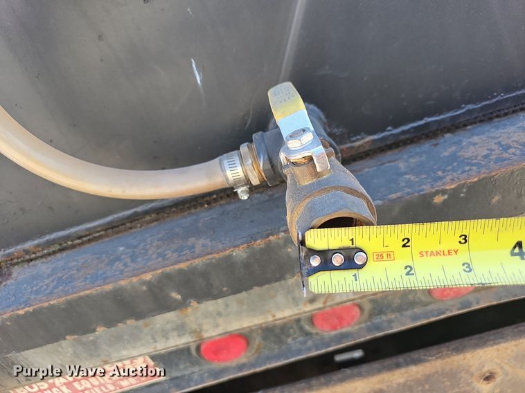 image for item OG9476 1992 International 9400  fluid mix truck