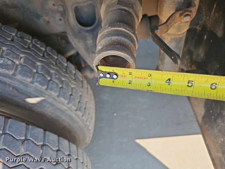 image for item OG9476 1992 International 9400  fluid mix truck