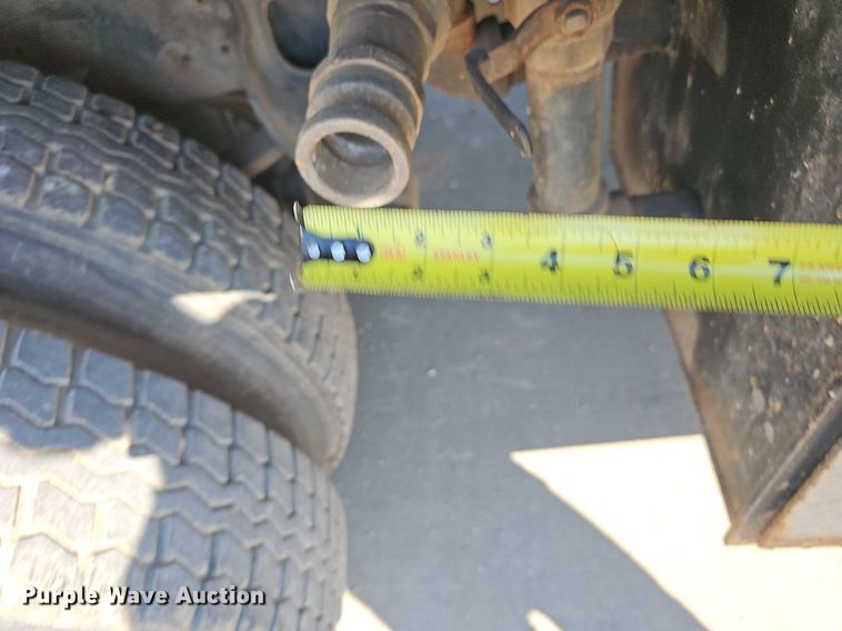 image for item OG9476 1992 International 9400  fluid mix truck