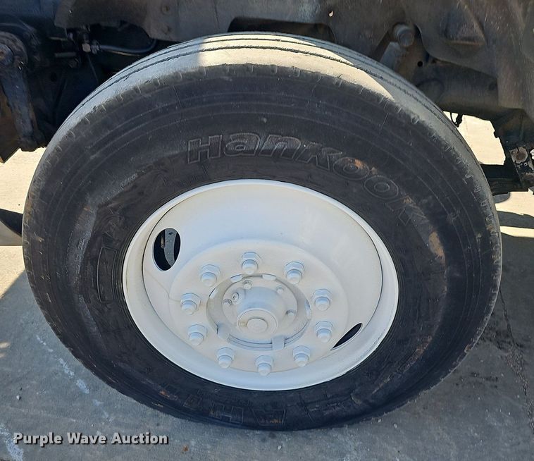 image for item OG9476 1992 International 9400  fluid mix truck