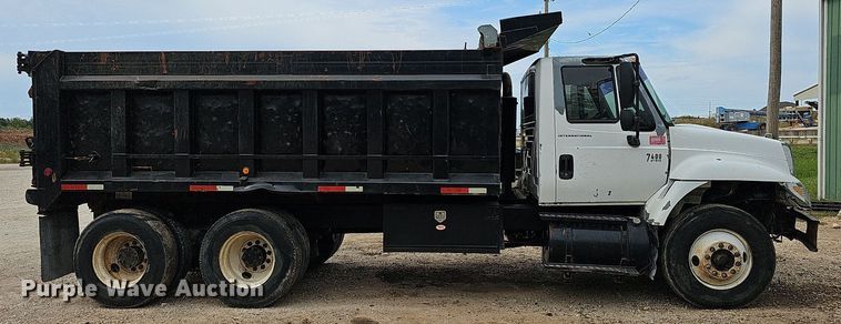 image for item OG9489 2005 International 7400  dump truck