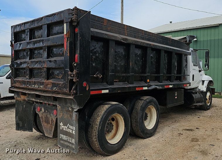 image for item OG9489 2005 International 7400  dump truck