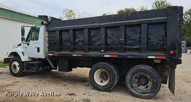 image for item OG9489 2005 International 7400  dump truck