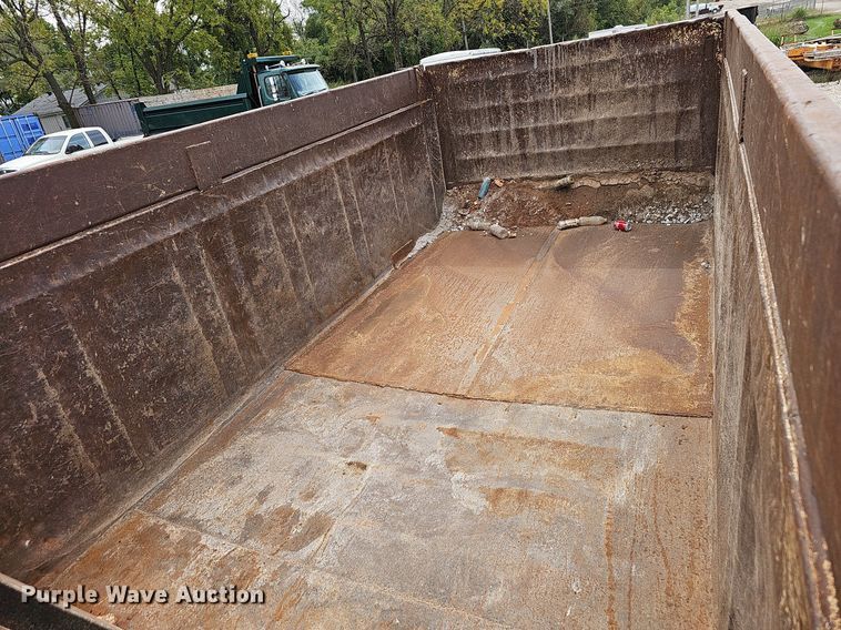 image for item OG9489 2005 International 7400  dump truck