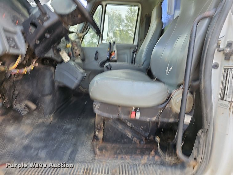 image for item OG9489 2005 International 7400  dump truck