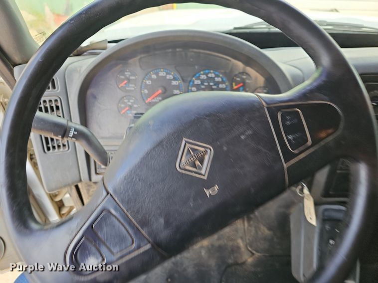 image for item OG9489 2005 International 7400  dump truck